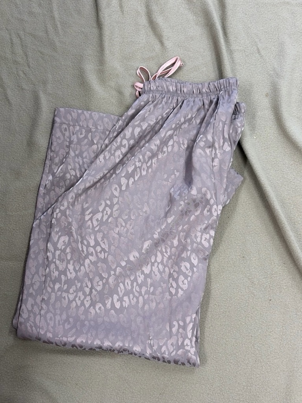 BCBGMaxAzria Lavender Animal-Print Pajama Pants with Pink Tie